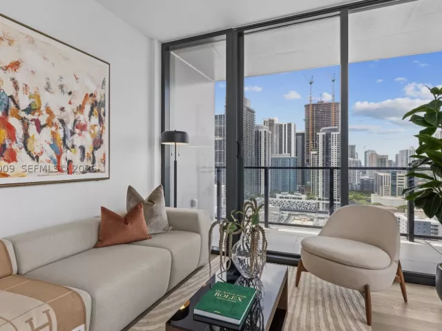 2-bedroom condo for sale in Miami - 20 NE 11th St 2910 - MondialRealty