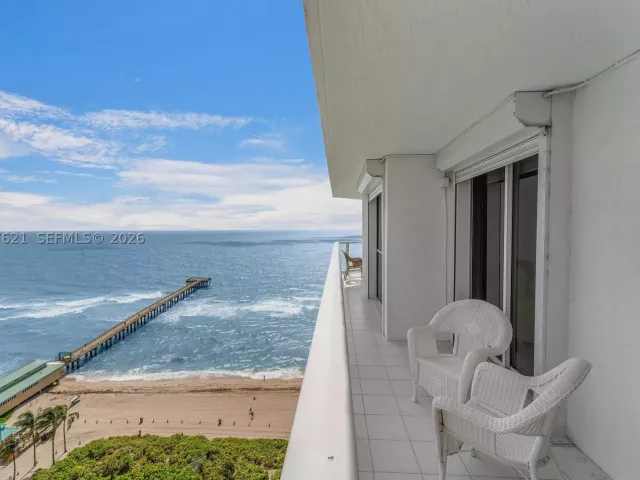 2-bedroom condo for rent in Sunny Isles Beach - 16485 Collins Ave 1836 - MondialRealty