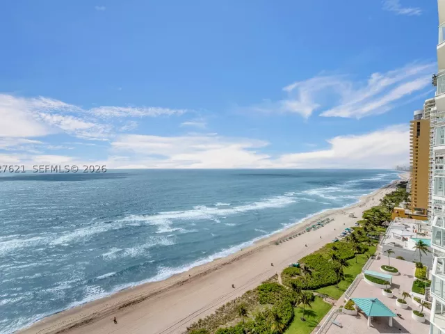 2-bedroom condo for rent in Sunny Isles Beach - 16485 Collins Ave 1836 - MondialRealty