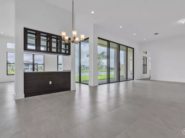 6-bedroom home for rent in Boca Raton - 9523 Riverside Park Drive - MondialRealty