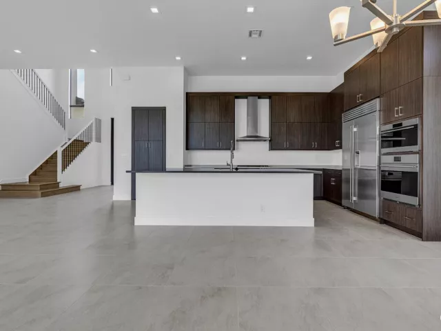 6-bedroom home for rent in Boca Raton - 9523 Riverside Park Drive - MondialRealty