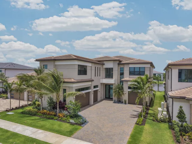 6-bedroom home for rent in Boca Raton - 9523 Riverside Park Drive - MondialRealty