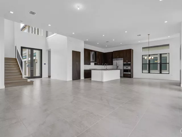 6-bedroom home for rent in Boca Raton - 9523 Riverside Park Drive - MondialRealty