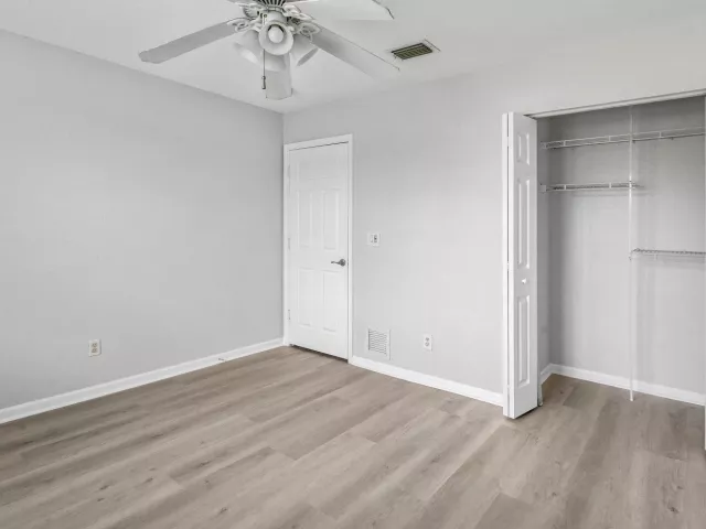 3-bedroom home for sale in West Palm Beach - 3260 Commodore Court - MondialRealty