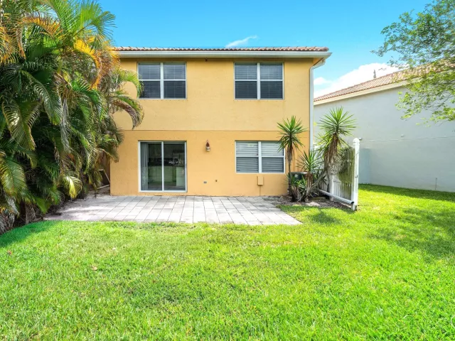 3-bedroom home for sale in West Palm Beach - 3260 Commodore Court - MondialRealty