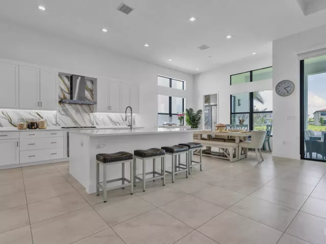 4-bedroom home for rent in Boca Raton - 9524 Riverside Park Drive - MondialRealty