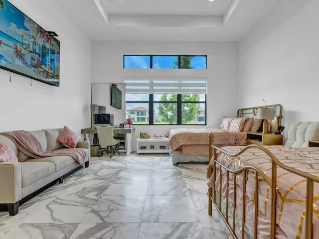 4-bedroom home for rent in Boca Raton - 9524 Riverside Park Drive - MondialRealty