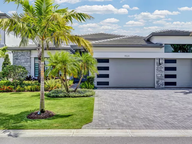 4-bedroom home for rent in Boca Raton - 9524 Riverside Park Drive - MondialRealty