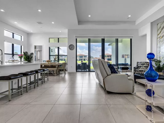 4-bedroom home for rent in Boca Raton - 9524 Riverside Park Drive - MondialRealty
