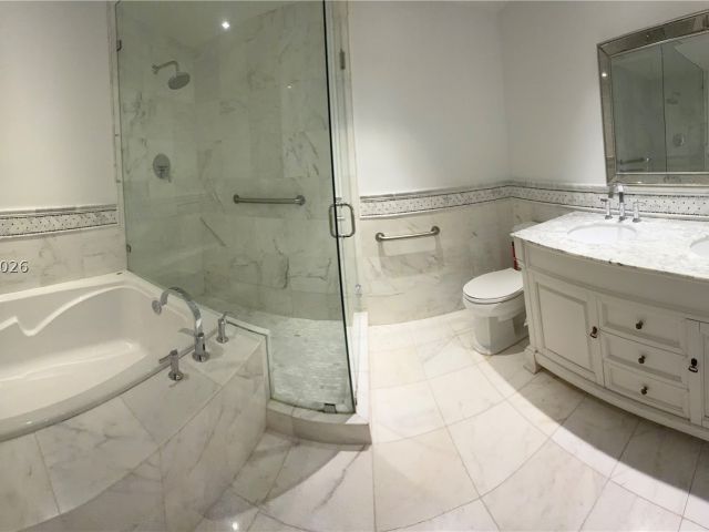1-bedroom condo for sale in Miami Beach -  - MondialRealty