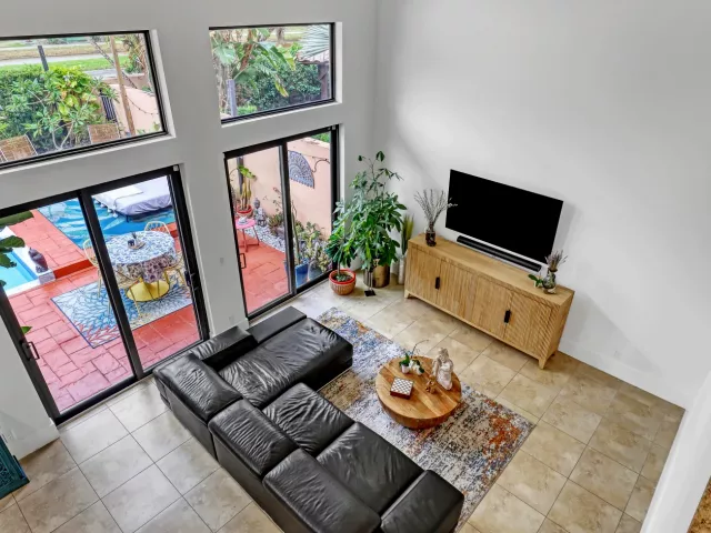 4-bedroom home for sale in Boca Raton - 6532 Via Rosa - MondialRealty