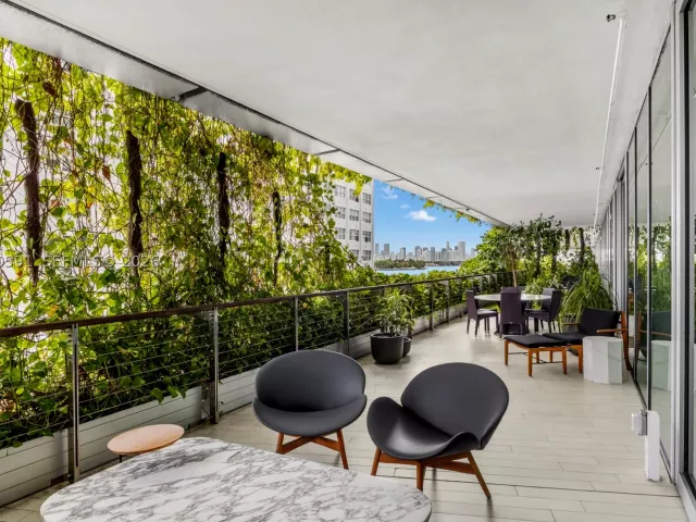 2-bedroom condo for sale in Miami Beach - 1300 Monad Ter 3E - MondialRealty