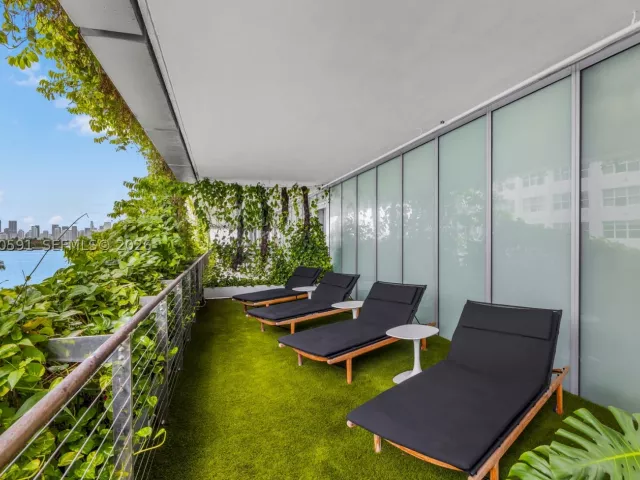 2-bedroom condo for sale in Miami Beach - 1300 Monad Ter 3E - MondialRealty