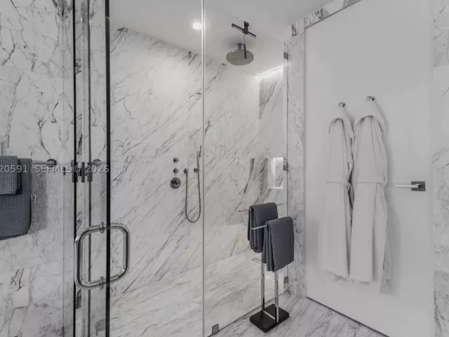 2-bedroom condo for sale in Miami Beach - 1300 Monad Ter 3E - MondialRealty