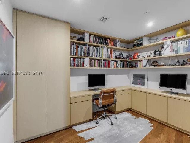 2-bedroom condo for sale in Miami Beach - 1300 Monad Ter 3E - MondialRealty