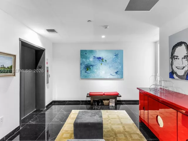 2-bedroom condo for sale in Miami Beach - 1300 Monad Ter 3E - MondialRealty