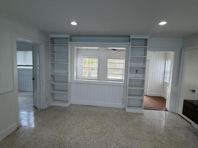 4-bedroom home for rent in Delray Beach - 204 S Seacrest Circle - MondialRealty