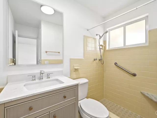 3-bedroom home for rent in Lauderdale By The Sea - 4454 W Tradewinds Avenue W - MondialRealty