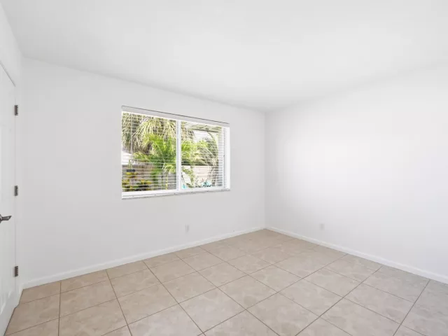 3-bedroom home for rent in Lauderdale By The Sea - 4454 W Tradewinds Avenue W - MondialRealty