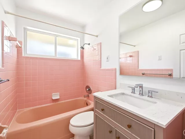 3-bedroom home for rent in Lauderdale By The Sea - 4454 W Tradewinds Avenue W - MondialRealty