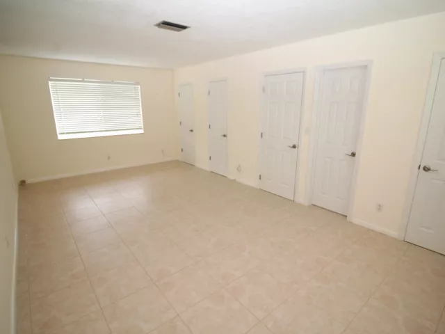 3-bedroom home for rent in Lauderdale By The Sea - 4454 W Tradewinds Avenue W - MondialRealty