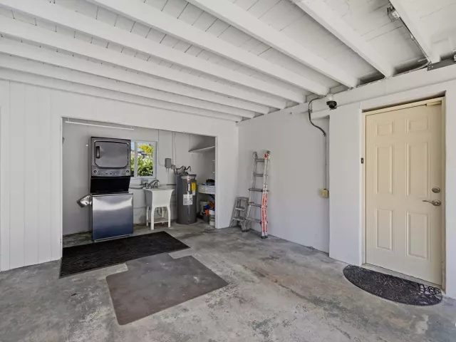 3-bedroom home for rent in Lauderdale By The Sea - 4454 W Tradewinds Avenue W - MondialRealty