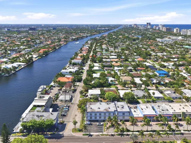 3-bedroom home for rent in Lauderdale By The Sea - 4454 W Tradewinds Avenue W - MondialRealty