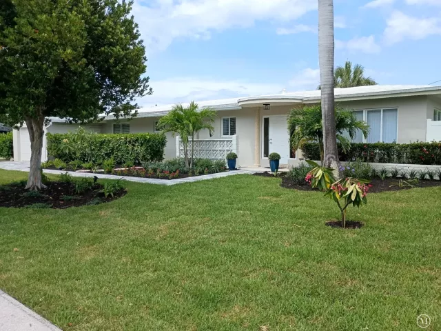 3-bedroom home for rent in Lauderdale By The Sea - 4454 W Tradewinds Avenue W - MondialRealty