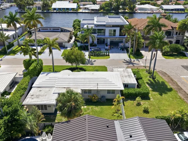 3-bedroom home for rent in Lauderdale By The Sea - 4454 W Tradewinds Avenue W - MondialRealty