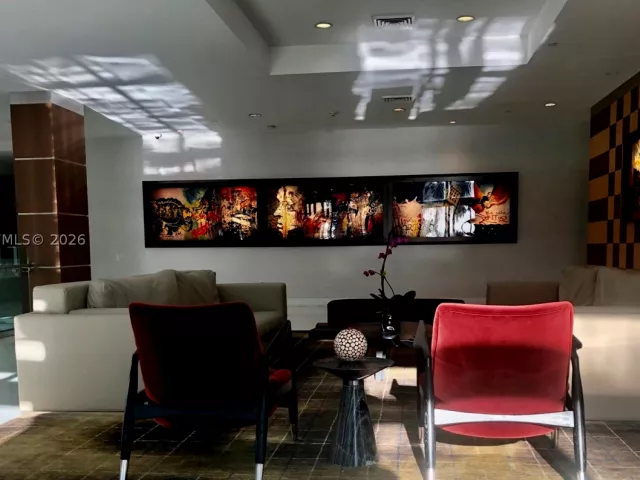 2-bedroom condo for rent in Miami - 1800 N Bayshore Dr 915 - MondialRealty