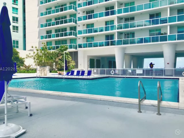 2-bedroom condo for rent in Miami - 1800 N Bayshore Dr 915 - MondialRealty