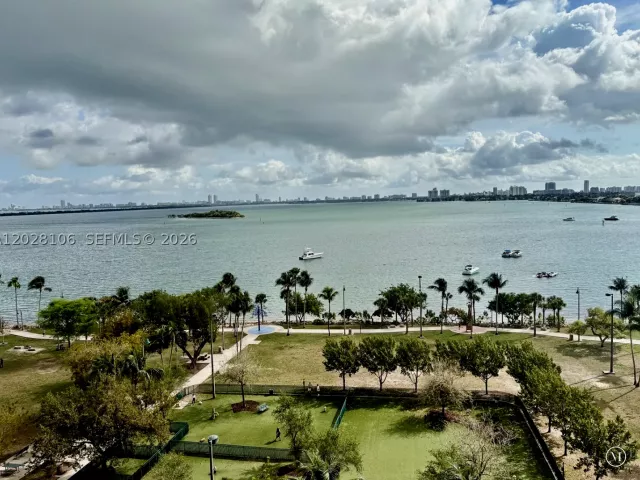 2-bedroom condo for rent in Miami - 1800 N Bayshore Dr 905 - MondialRealty