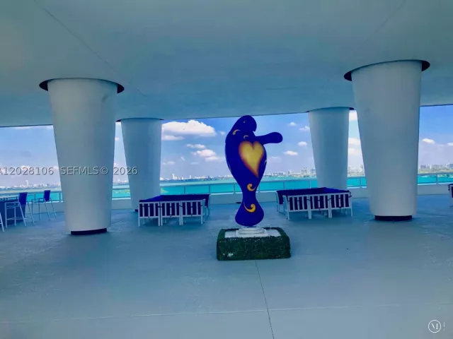 2-bedroom condo for rent in Miami - 1800 N Bayshore Dr 905 - MondialRealty