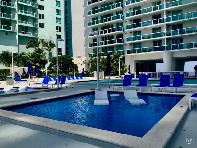 2-bedroom condo for rent in Miami - 1800 N Bayshore Dr 905 - MondialRealty