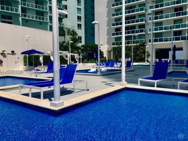 2-bedroom condo for rent in Miami - 1800 N Bayshore Dr 905 - MondialRealty