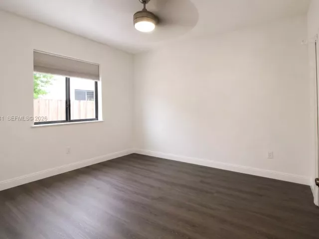 5-bedroom home for sale in Miami - 4450 SW 164th Ave - MondialRealty