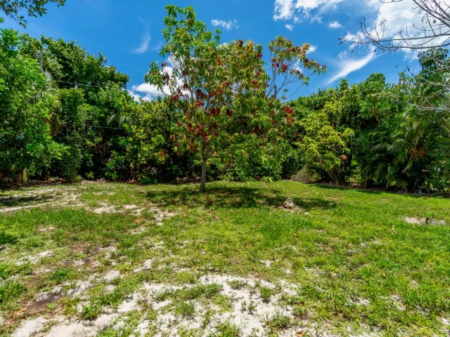 home for sale in Delray Beach - 229 SW 4th Avenue - MondialRealty