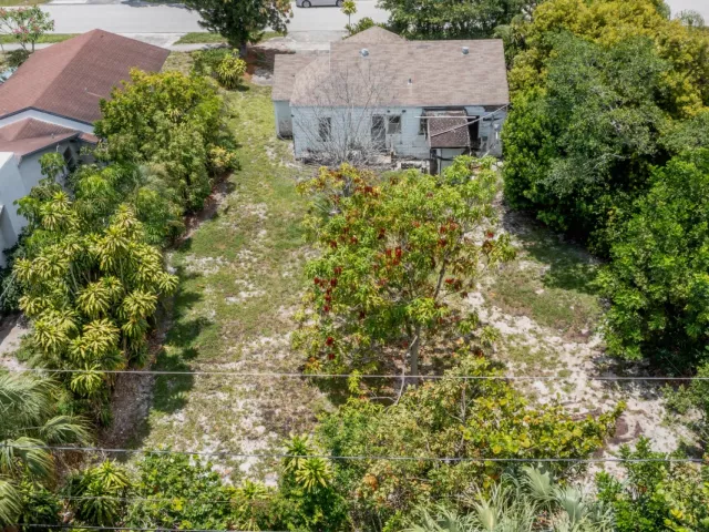 home for sale in Delray Beach - 229 SW 4th Avenue - MondialRealty
