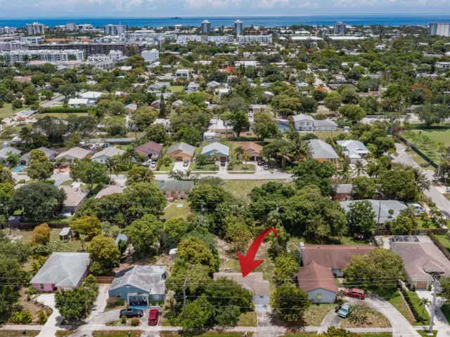 home for sale in Delray Beach - 229 SW 4th Avenue - MondialRealty