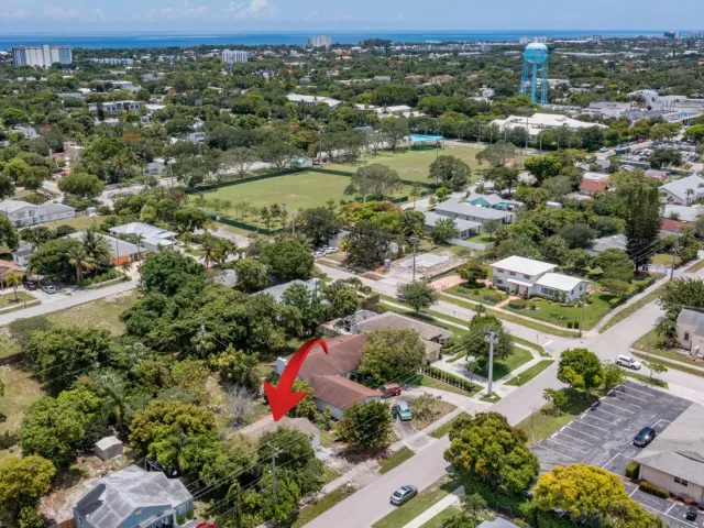 home for sale in Delray Beach - 229 SW 4th Avenue - MondialRealty