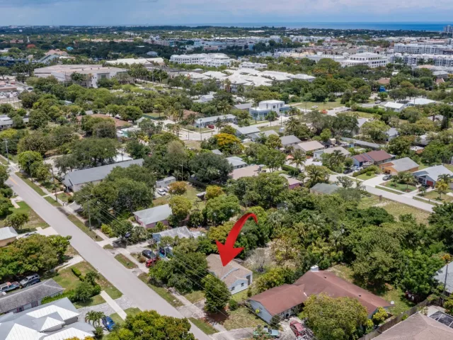 home for sale in Delray Beach - 229 SW 4th Avenue - MondialRealty