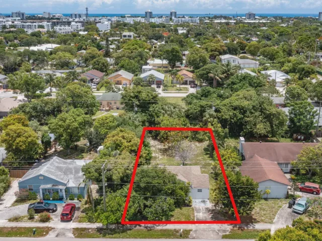 home for sale in Delray Beach - 229 SW 4th Avenue - MondialRealty