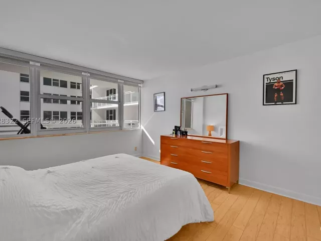2-bedroom condo for sale in Hallandale Beach - 2030 S Ocean Dr 2018 - MondialRealty