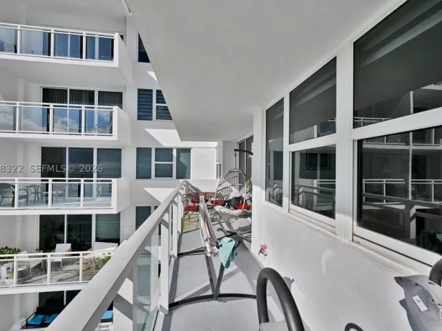 2-bedroom condo for sale in Hallandale Beach - 2030 S Ocean Dr 2018 - MondialRealty
