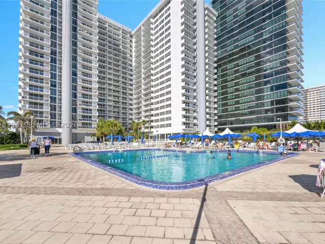 2-bedroom condo for sale in Hallandale Beach - 2030 S Ocean Dr 2018 - MondialRealty