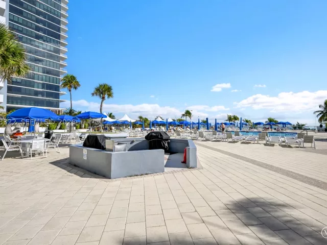 2-bedroom condo for sale in Hallandale Beach - 2030 S Ocean Dr 2018 - MondialRealty