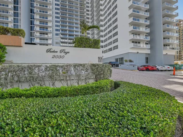 2-bedroom condo for sale in Hallandale Beach - 2030 S Ocean Dr 2018 - MondialRealty
