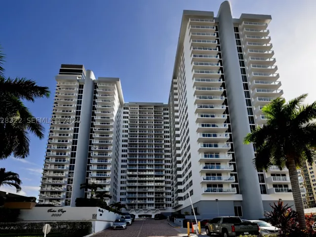 2-bedroom condo for sale in Hallandale Beach - 2030 S Ocean Dr 2018 - MondialRealty