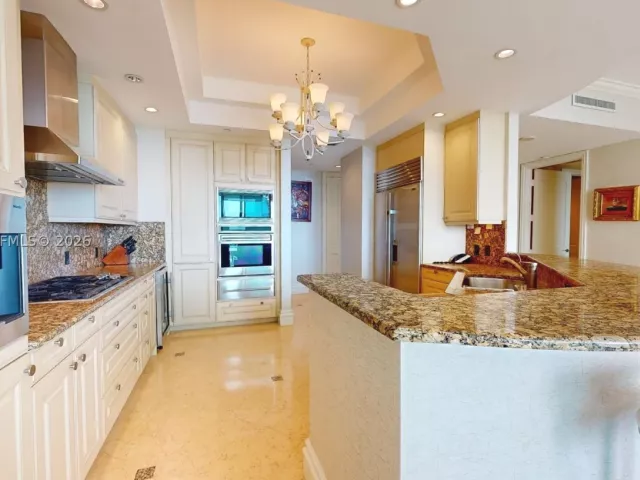 3-bedroom condo for rent in Bal Harbour - 10295 Collins Ave 205 - MondialRealty
