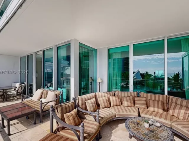 3-bedroom condo for rent in Bal Harbour - 10295 Collins Ave 205 - MondialRealty